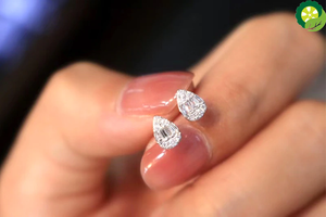 18K Solid White Gold (AU750) Women Stud Earrings Certified Real Natural Diamond Earring Fashion Water Drop Shape